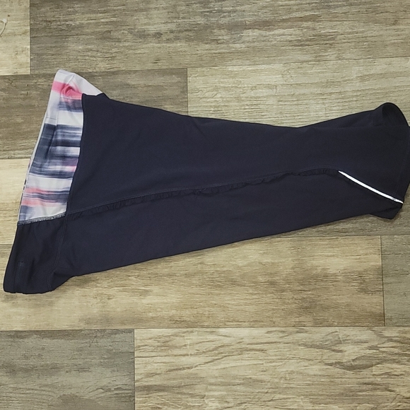 Lululemon crops - Picture 2 of 3